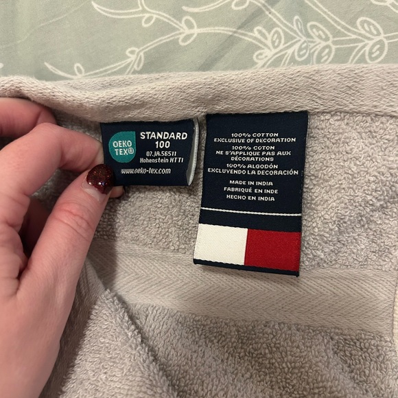 Soft Grey Bath Towel - Picture 2 of 2